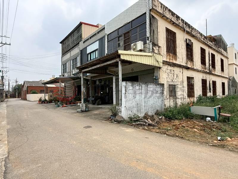 梧棲邊間大地坪透天房屋室內格局與周邊環境