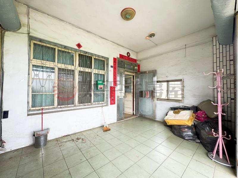 梧棲邊間大地坪透天房屋室內格局與周邊環境