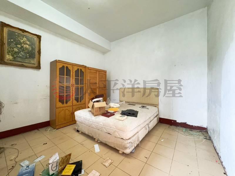 梧棲邊間大地坪透天房屋室內格局與周邊環境