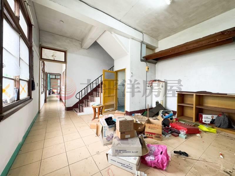 梧棲邊間大地坪透天房屋室內格局與周邊環境