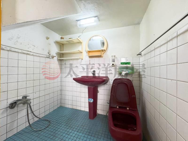 梧棲邊間大地坪透天房屋室內格局與周邊環境