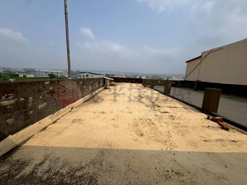 梧棲邊間大地坪透天房屋室內格局與周邊環境