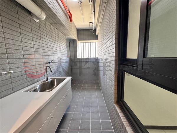協和丰景高樓朝南四房平車房屋室內格局與周邊環境
