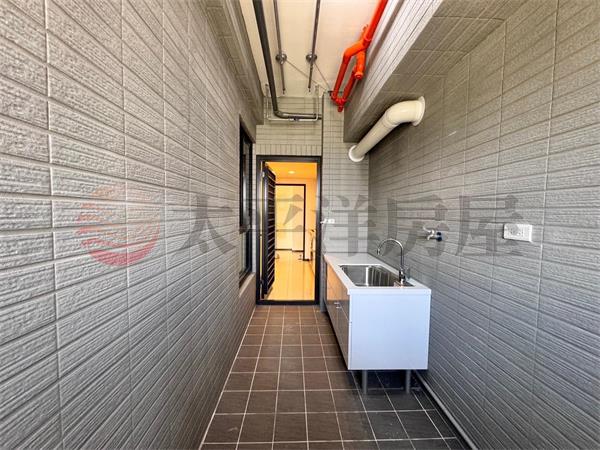 協和丰景高樓朝南四房平車房屋室內格局與周邊環境