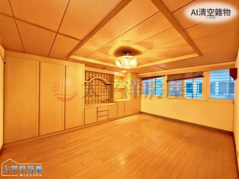 專●梧棲商業帝區臨路大面寬金店面房屋室內格局與周邊環境