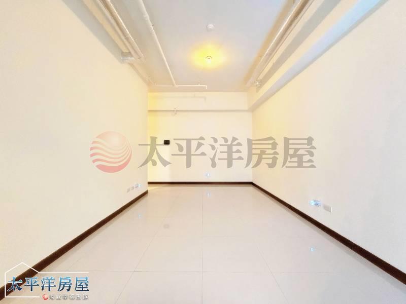 專任幸福成高樓邊間朝南3房免七佰萬房屋室內格局與周邊環境