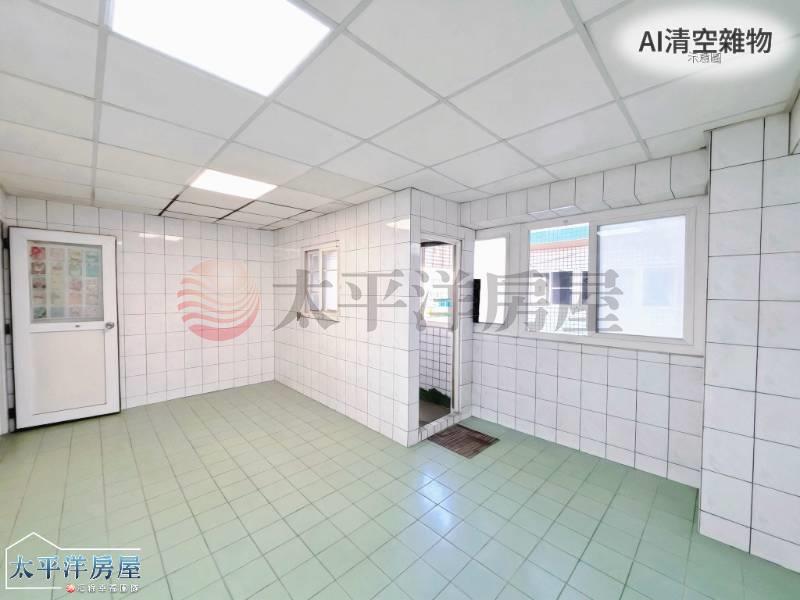 專●梧棲核心臨路朝南角間金店面房屋室內格局與周邊環境