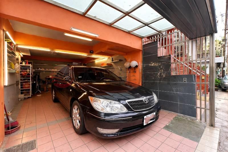 嘉義五房車庫美透天房屋室內格局與周邊環境