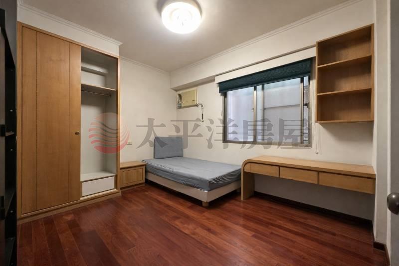 嘉義五房車庫美透天房屋室內格局與周邊環境