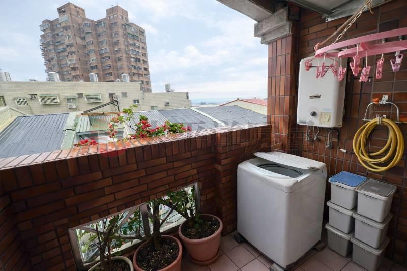 嘉義五房車庫美透天房屋室內格局與周邊環境