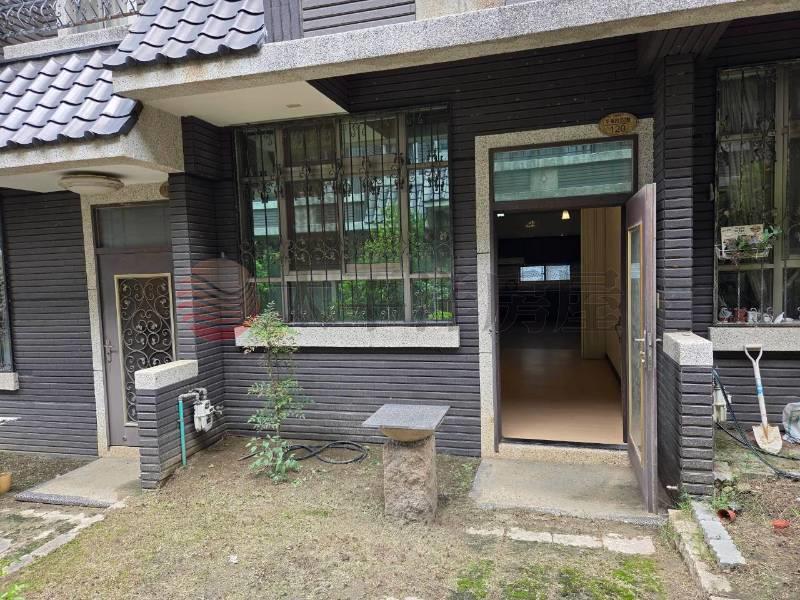 空中花園朝南別墅房屋室內格局與周邊環境