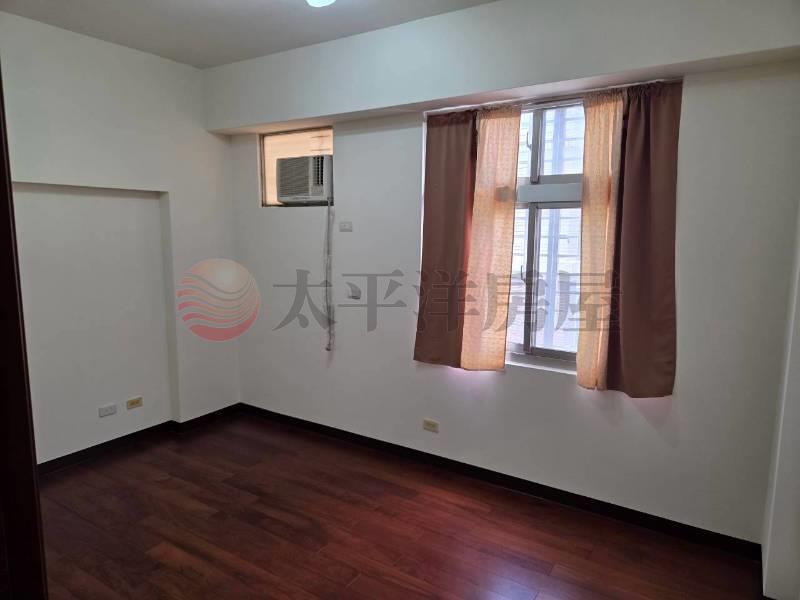 空中花園朝南別墅房屋室內格局與周邊環境
