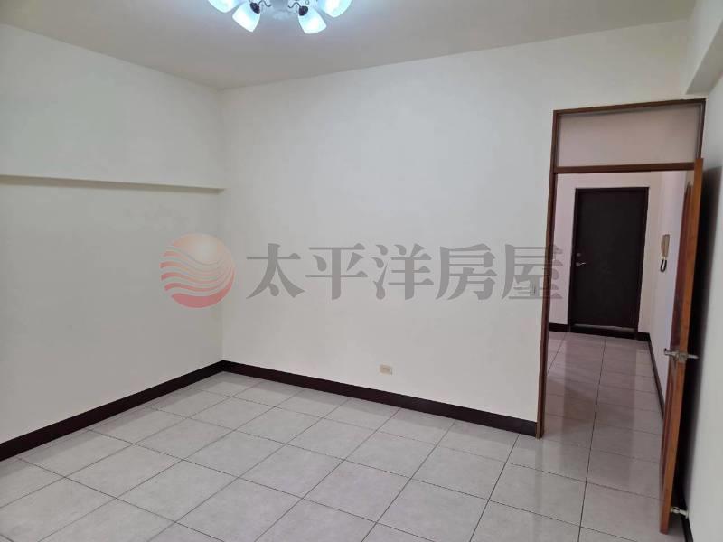 空中花園朝南別墅房屋室內格局與周邊環境
