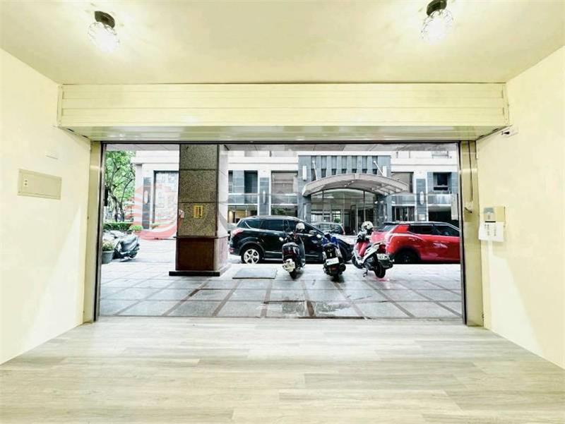美術館旁臨路樓店房屋室內格局與周邊環境