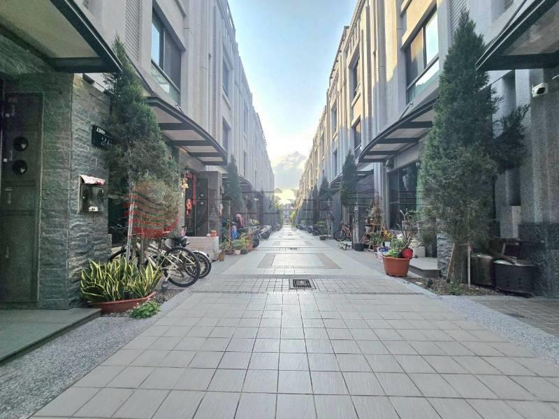 綠光計劃雙車傳統公園別墅房屋室內格局與周邊環境