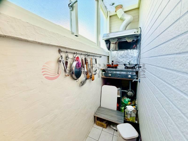 臨路輕齡精裝美別墅房屋室內格局與周邊環境