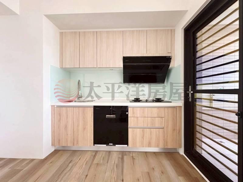沙鹿家樂福高樓兩房+車位房屋室內格局與周邊環境