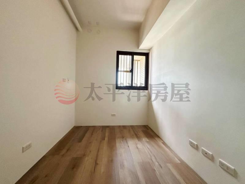 沙鹿家樂福高樓兩房+車位房屋室內格局與周邊環境