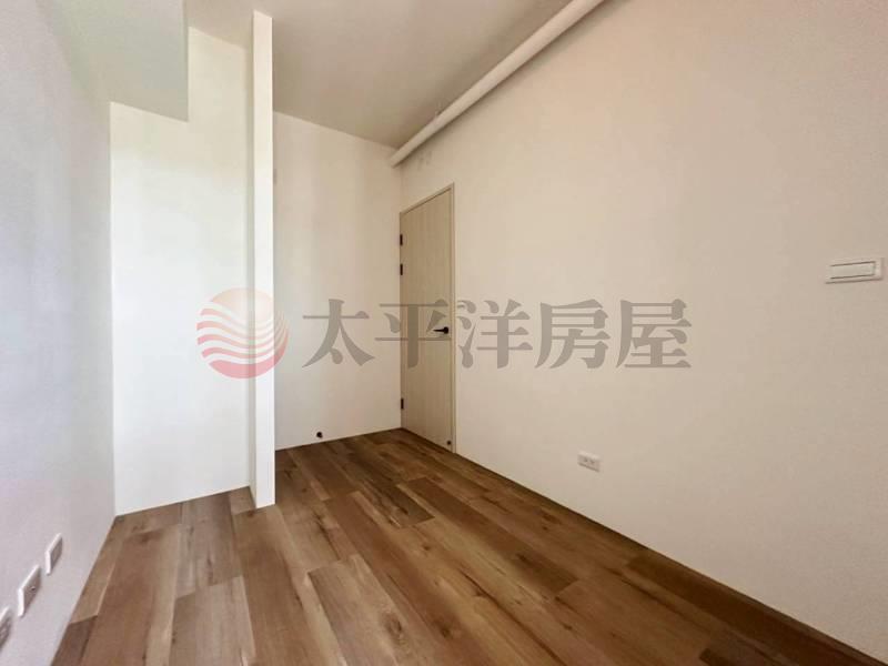 沙鹿家樂福高樓兩房+車位房屋室內格局與周邊環境