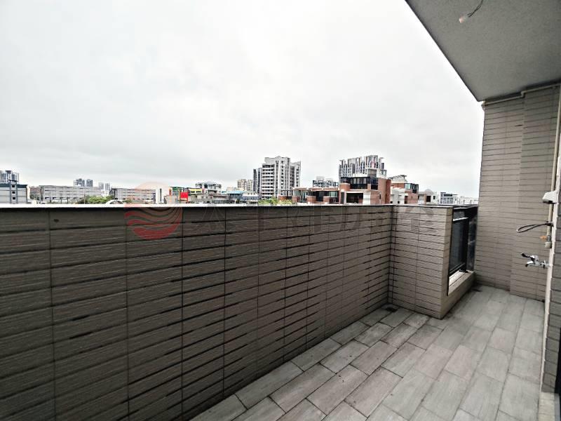 朝南大面寬全新臨路美墅房屋室內格局與周邊環境