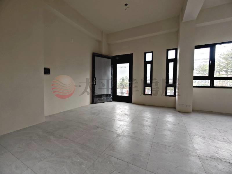 朝南邊間大面寬全新臨路美墅房屋室內格局與周邊環境