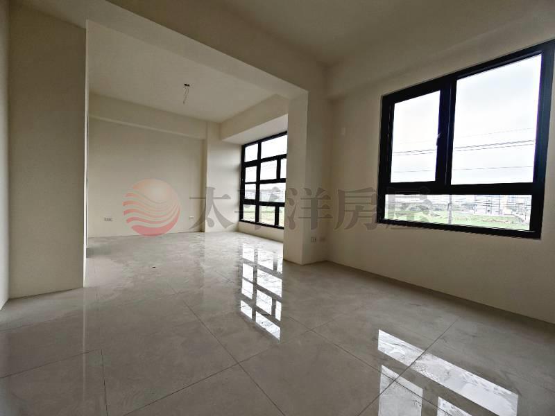 朝南邊間大面寬全新臨路美墅房屋室內格局與周邊環境