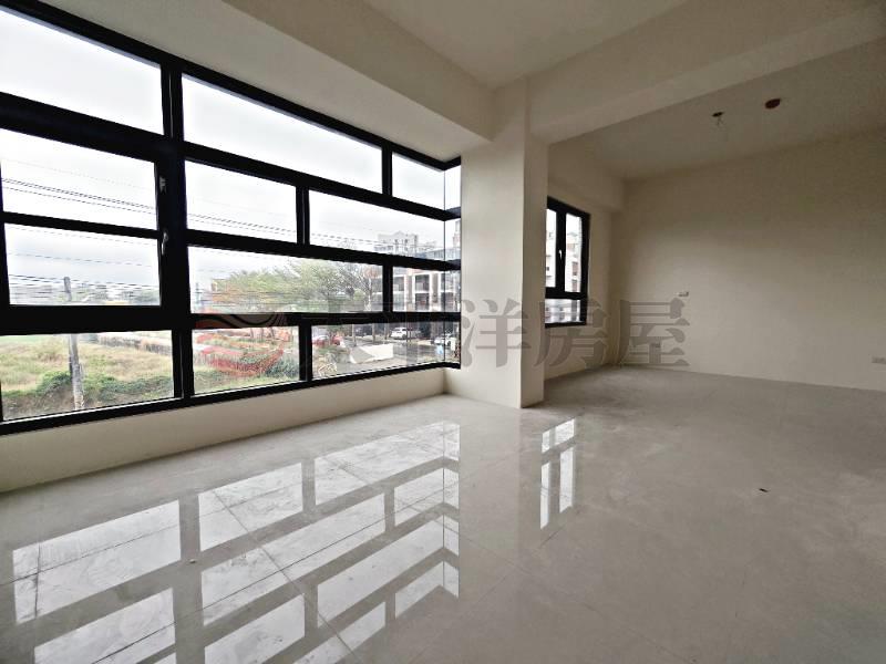 朝南邊間大面寬全新臨路美墅房屋室內格局與周邊環境