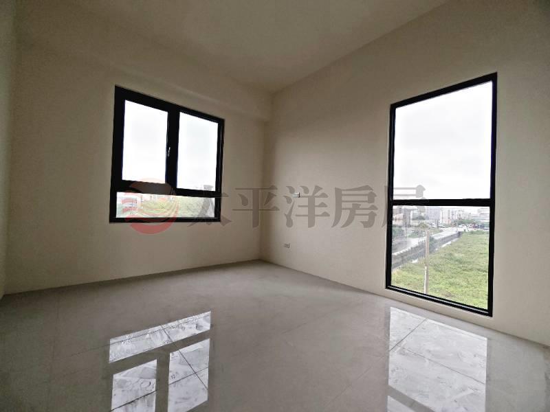 朝南邊間大面寬全新臨路美墅房屋室內格局與周邊環境