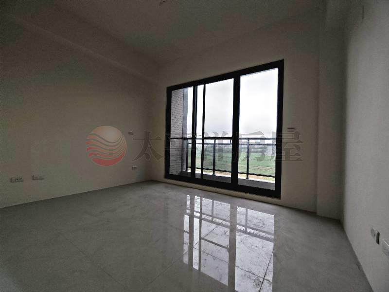 朝南邊間大面寬全新臨路美墅房屋室內格局與周邊環境