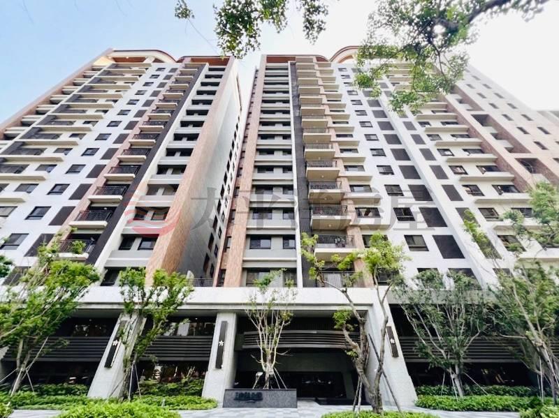 市鎮之櫻邊間高樓層三房平車房屋室內格局與周邊環境