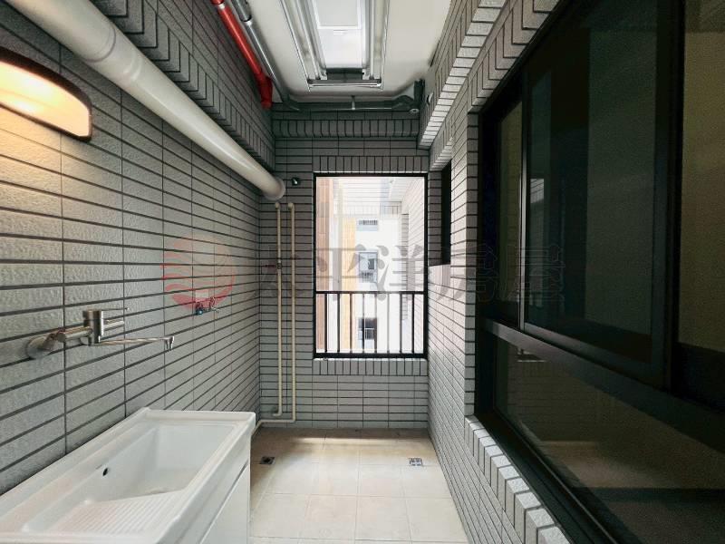 市鎮之櫻邊間高樓層三房平車房屋室內格局與周邊環境