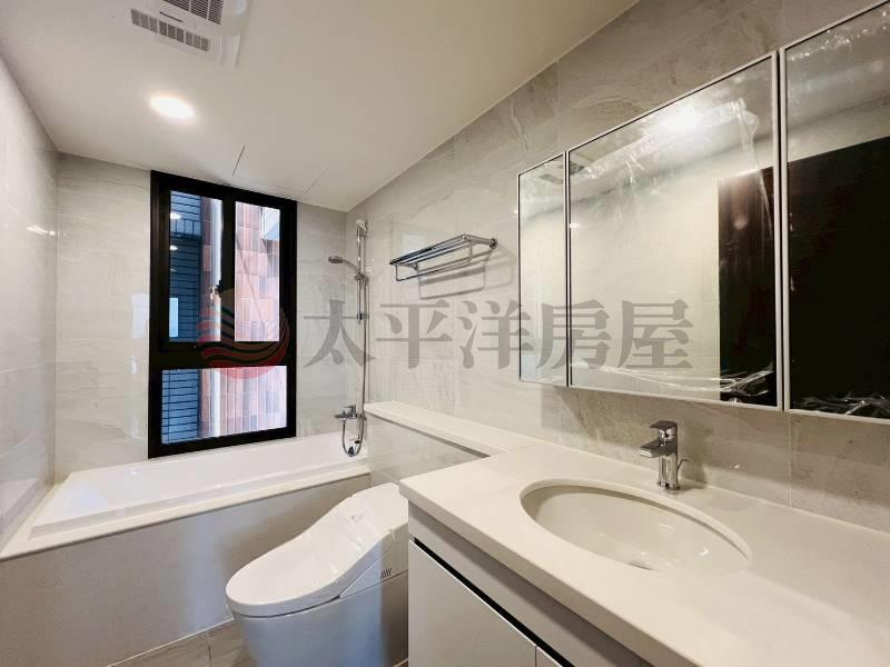 市鎮之櫻邊間高樓層三房平車房屋室內格局與周邊環境