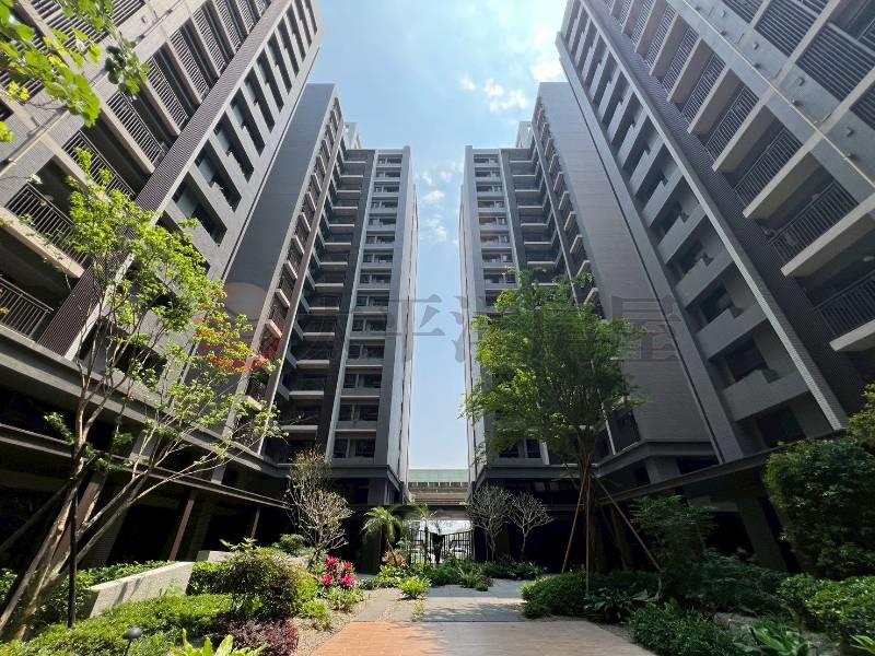 市鎮之櫻邊間高樓層三房平車房屋室內格局與周邊環境