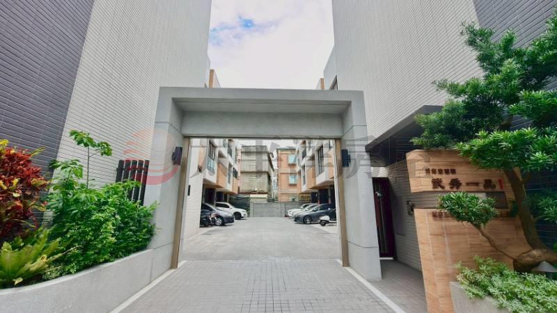 清水傳統前院停車5年新屋房屋室內格局與周邊環境