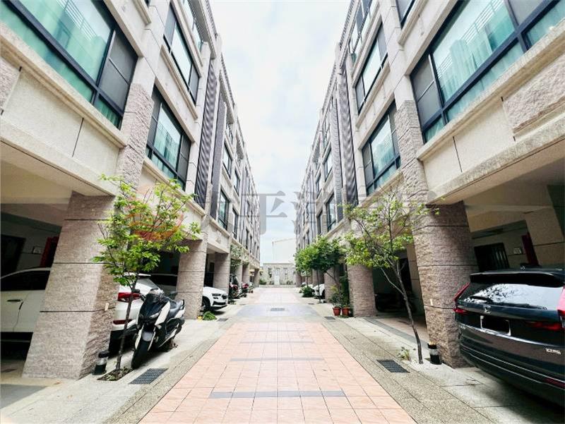 海線中樞邊間三面採光孝親別墅房屋室內格局與周邊環境