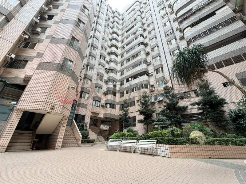 西屯低總價三房平車房屋室內格局與周邊環境