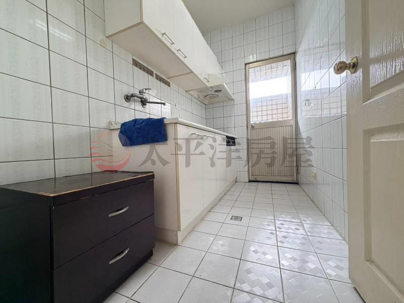 西屯低總價三房平車房屋室內格局與周邊環境