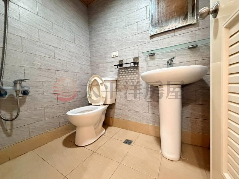 西屯低總價三房平車房屋室內格局與周邊環境