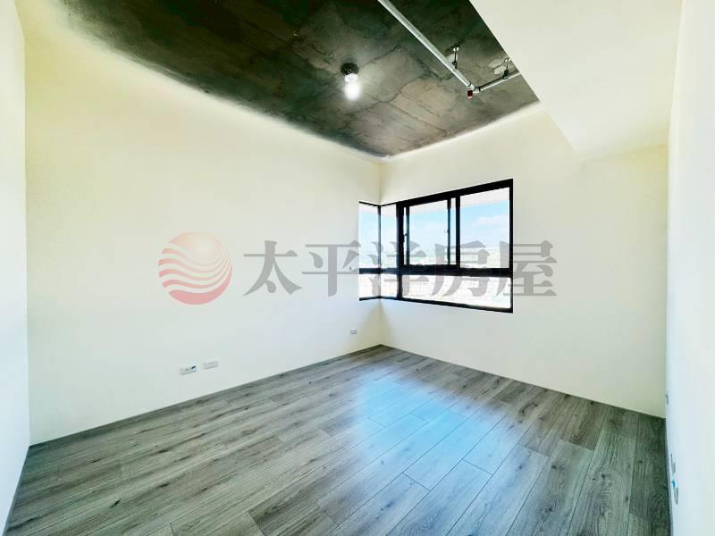 花漾天鵝高樓層四改三房雙平車房屋室內格局與周邊環境