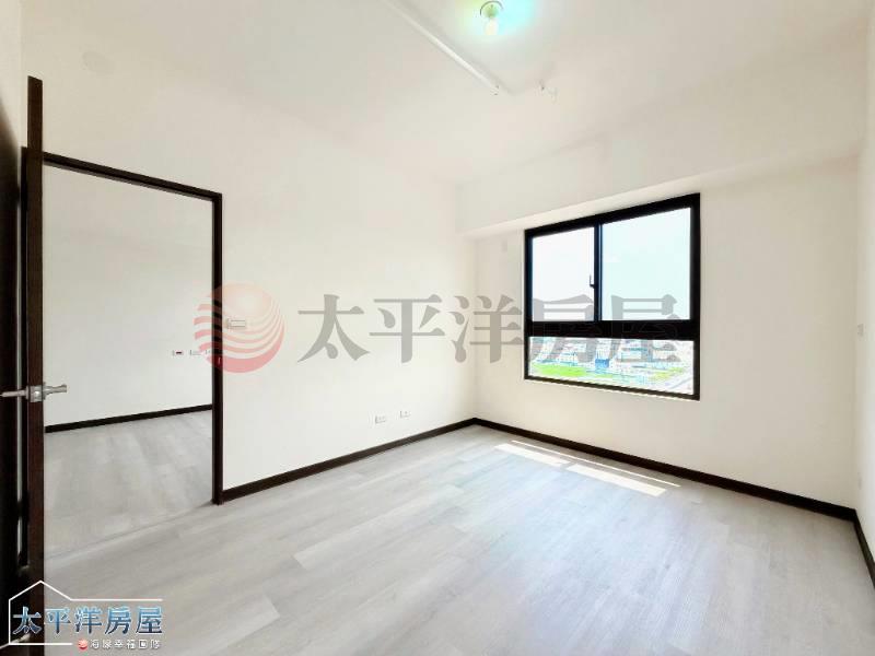 市鎮之櫻次頂樓全新2房平車房屋室內格局與周邊環境