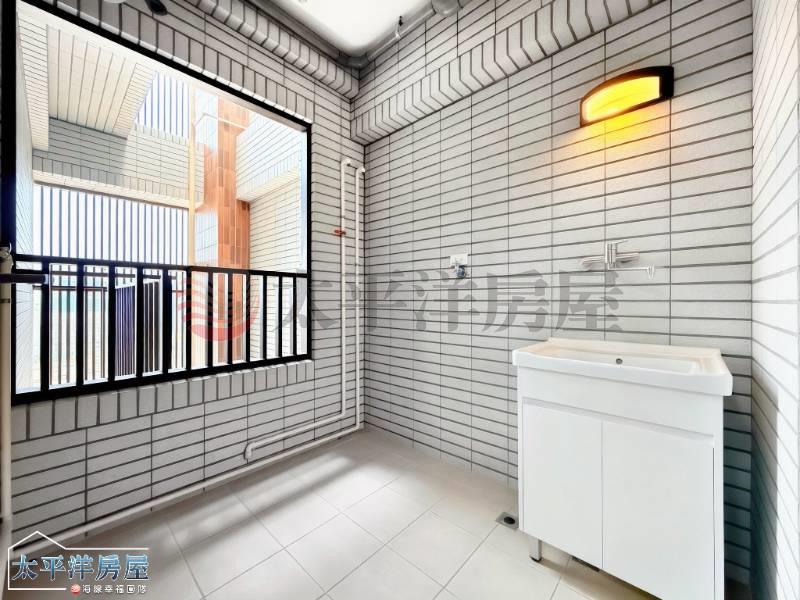 市鎮之櫻次頂樓全新2房平車房屋室內格局與周邊環境