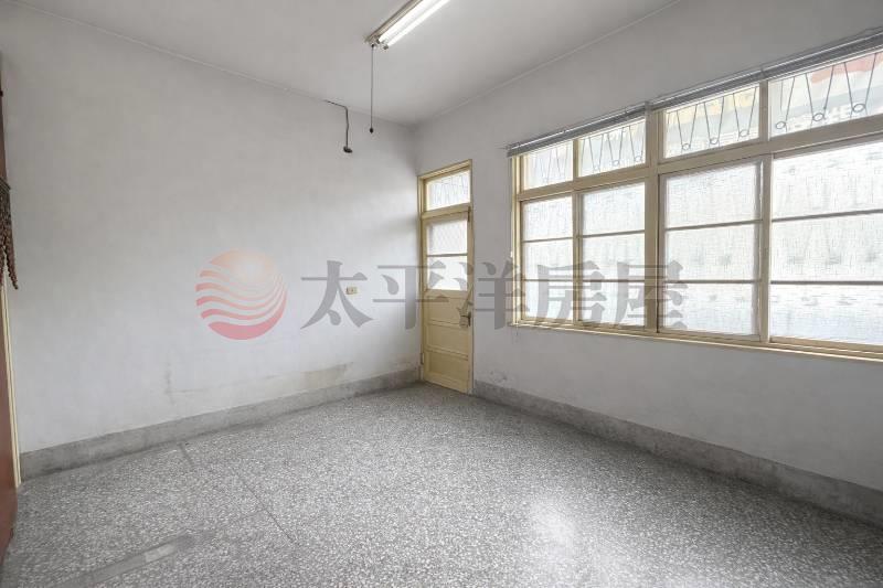 秒殺家樂福大地坪透天房屋室內格局與周邊環境