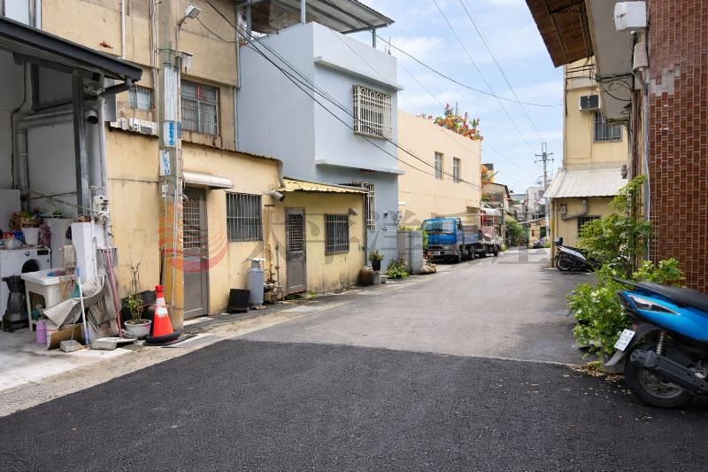 秒殺家樂福大地坪透天房屋室內格局與周邊環境