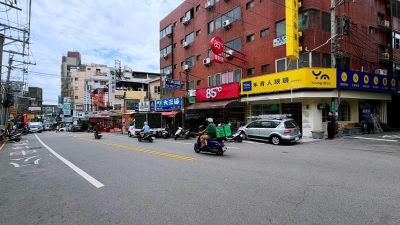獨家東海商圈㊣台灣大道雙金店面套房房屋室內格局與周邊環境