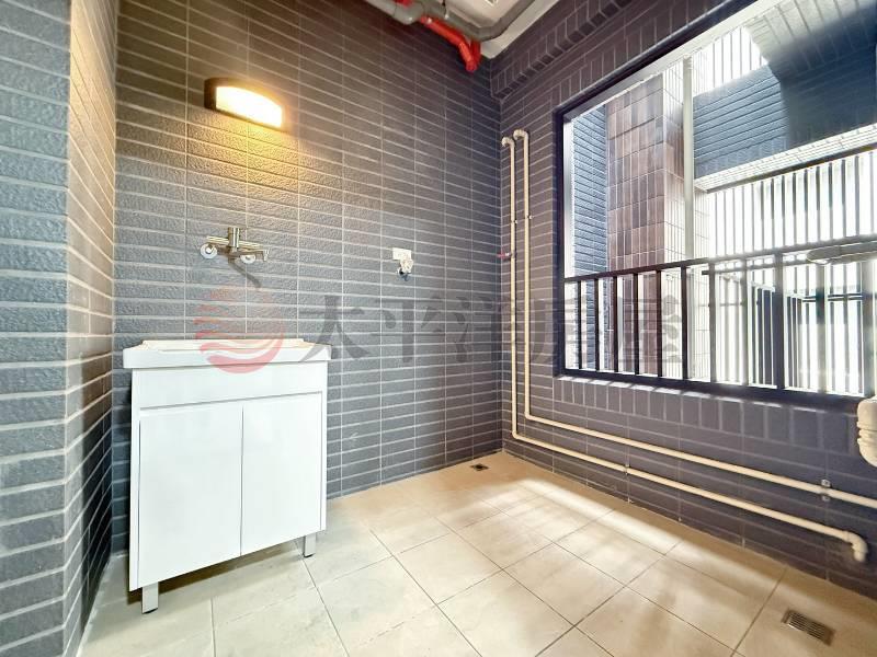 市鎮之櫻全新未住兩房平車房屋室內格局與周邊環境