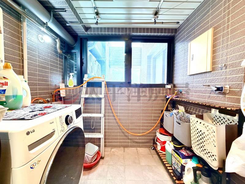 低於實登頂樓朝南裝潢三房平車房屋室內格局與周邊環境