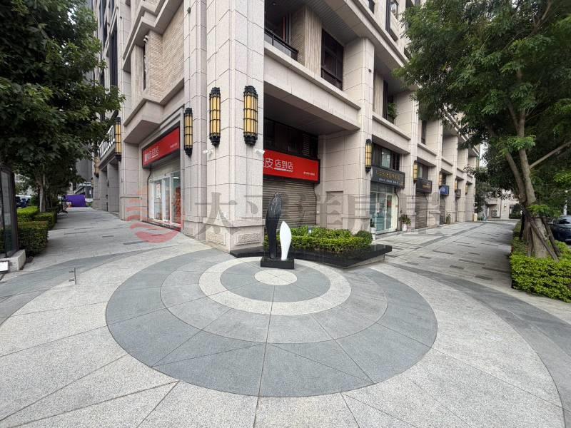 南屯嶺東旁現成收租店面ＩＩ房屋室內格局與周邊環境