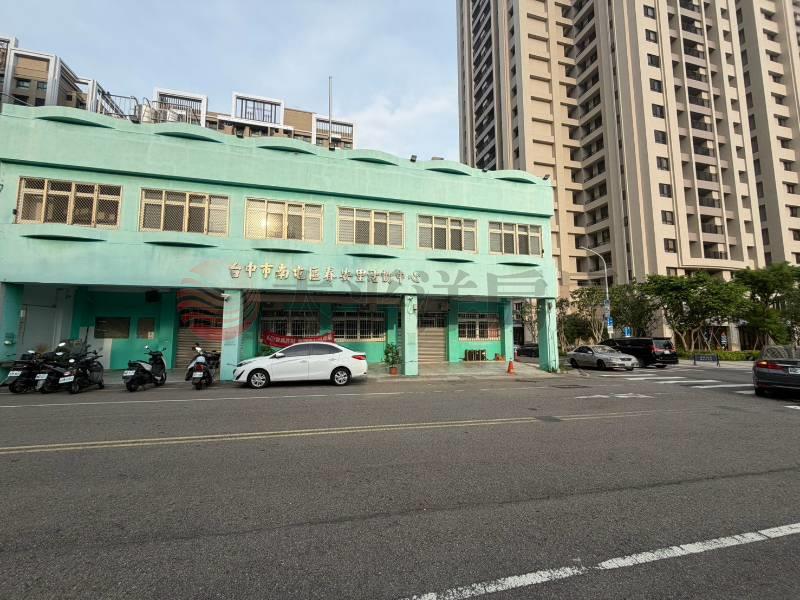 南屯嶺東旁現成收租店面ＩＩ房屋室內格局與周邊環境