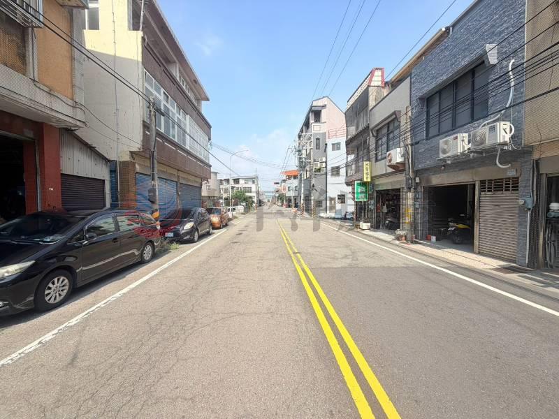 正鰲峰路賠售免整理透天房屋室內格局與周邊環境