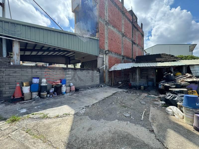 草屯正草溪路臨路土地房屋室內格局與周邊環境
